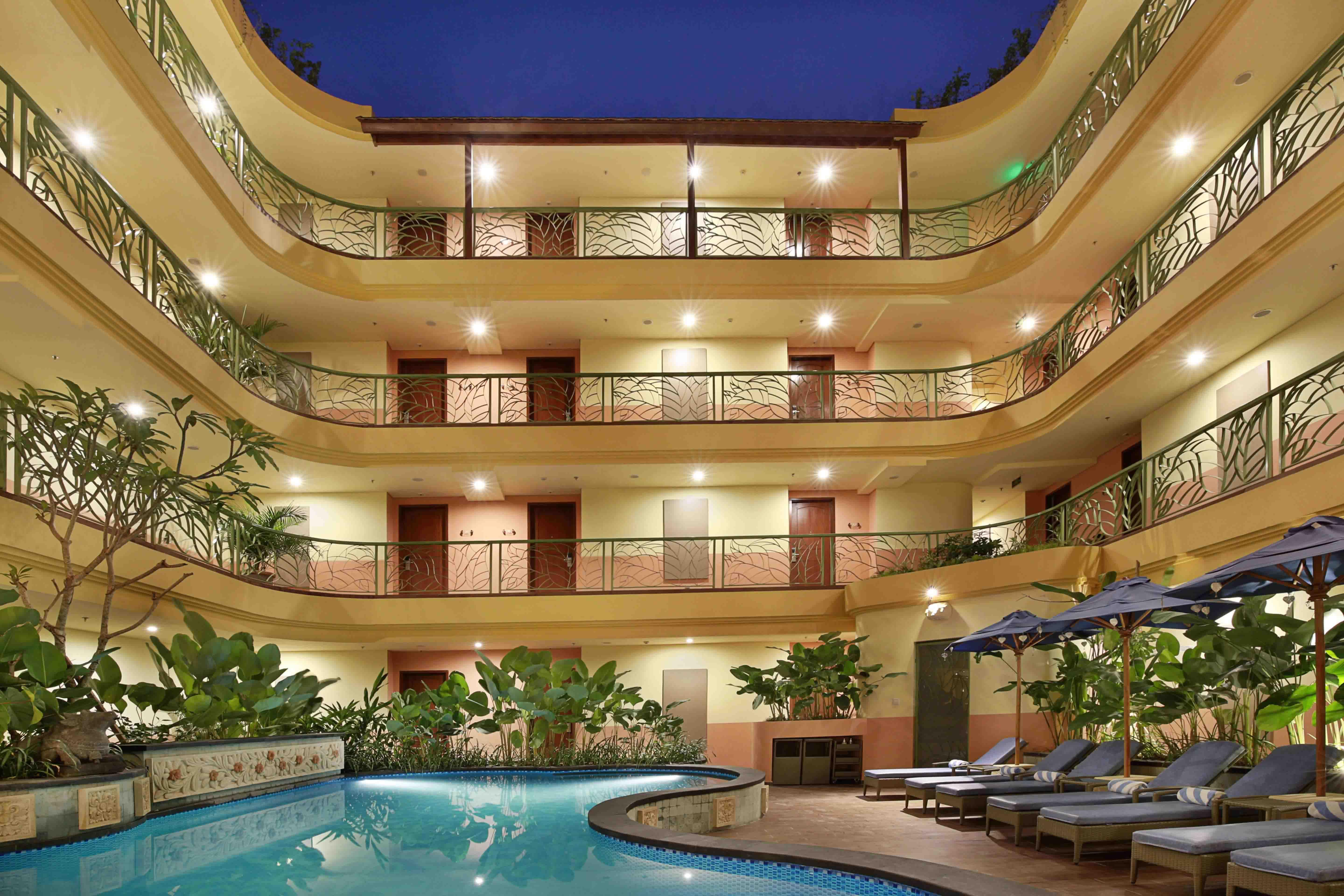 Hotel Sens And 4*